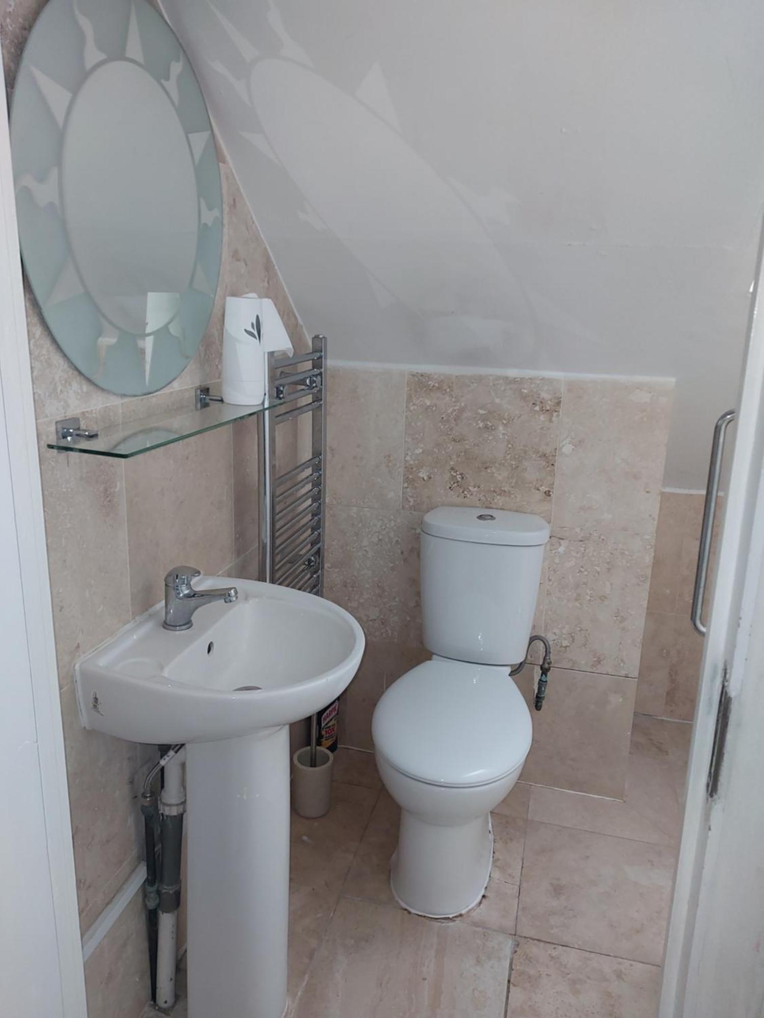 Joyful Room Rainham  Luaran gambar